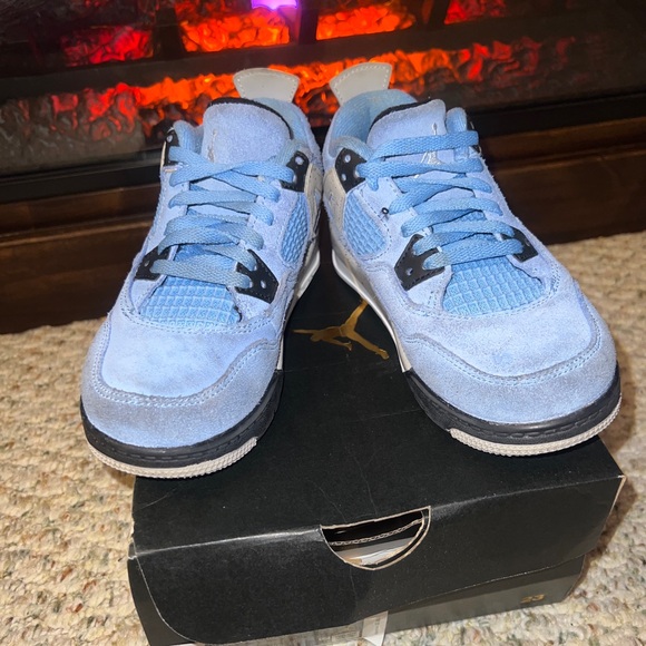 Air Jordan 4 Retro University Blue - Picture 3 of 6